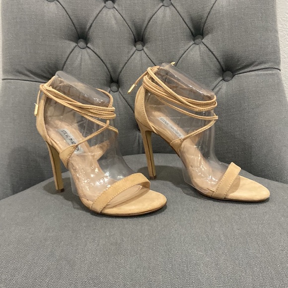 Steve Madden beige presidnt strappy heels - Picture 2 of 5